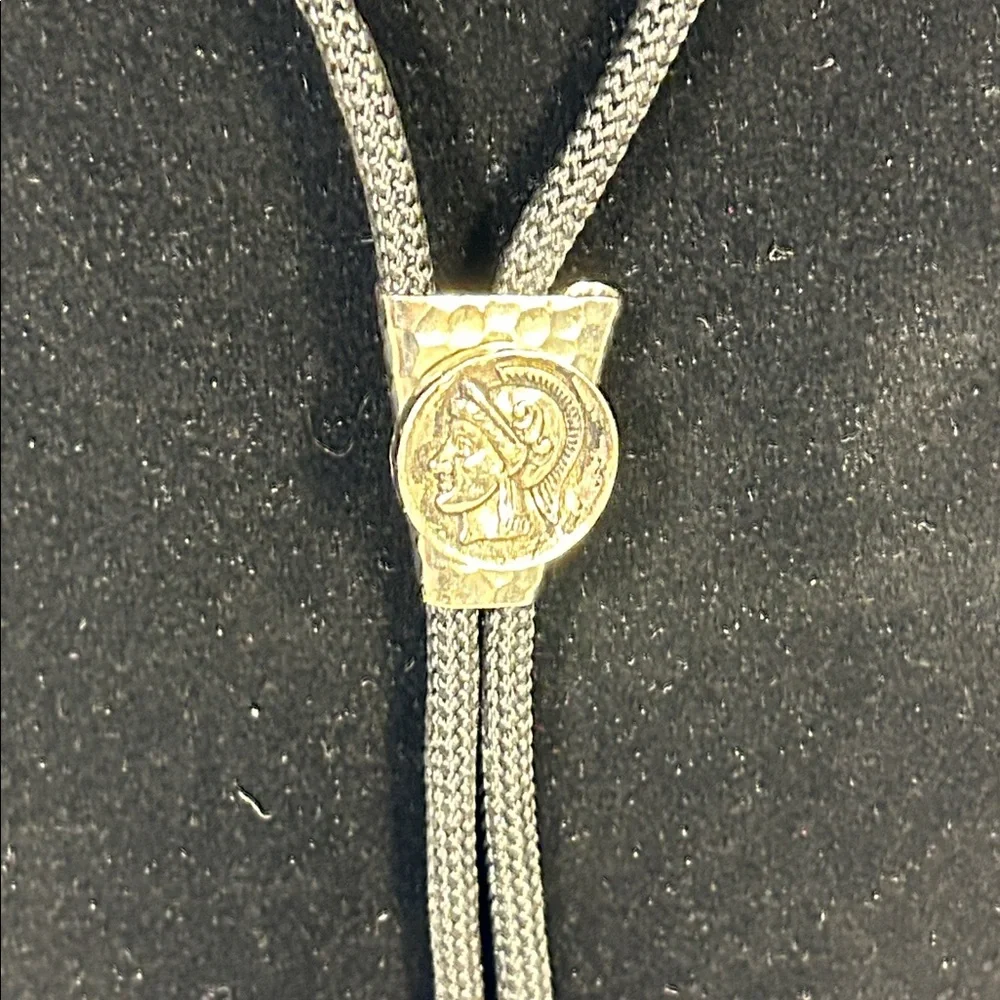 Vintage Bolo tie western, with ornate medallion